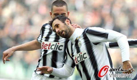  尤文图斯新援首秀破门助球队登顶积分榜  